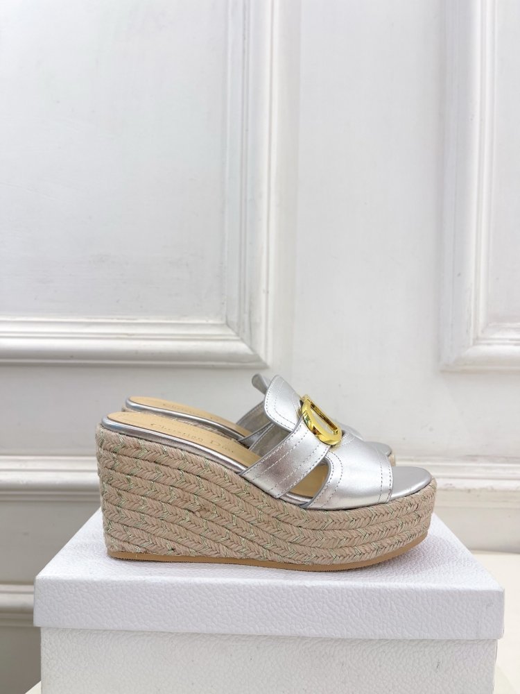 Босоножки на платформе и высоком каблуке фото 2