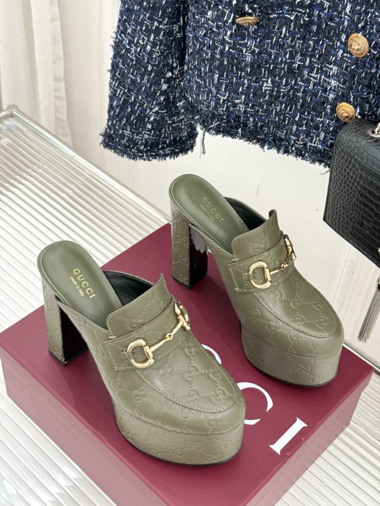 Босоножки на платформе и высоком каблуке фото 3