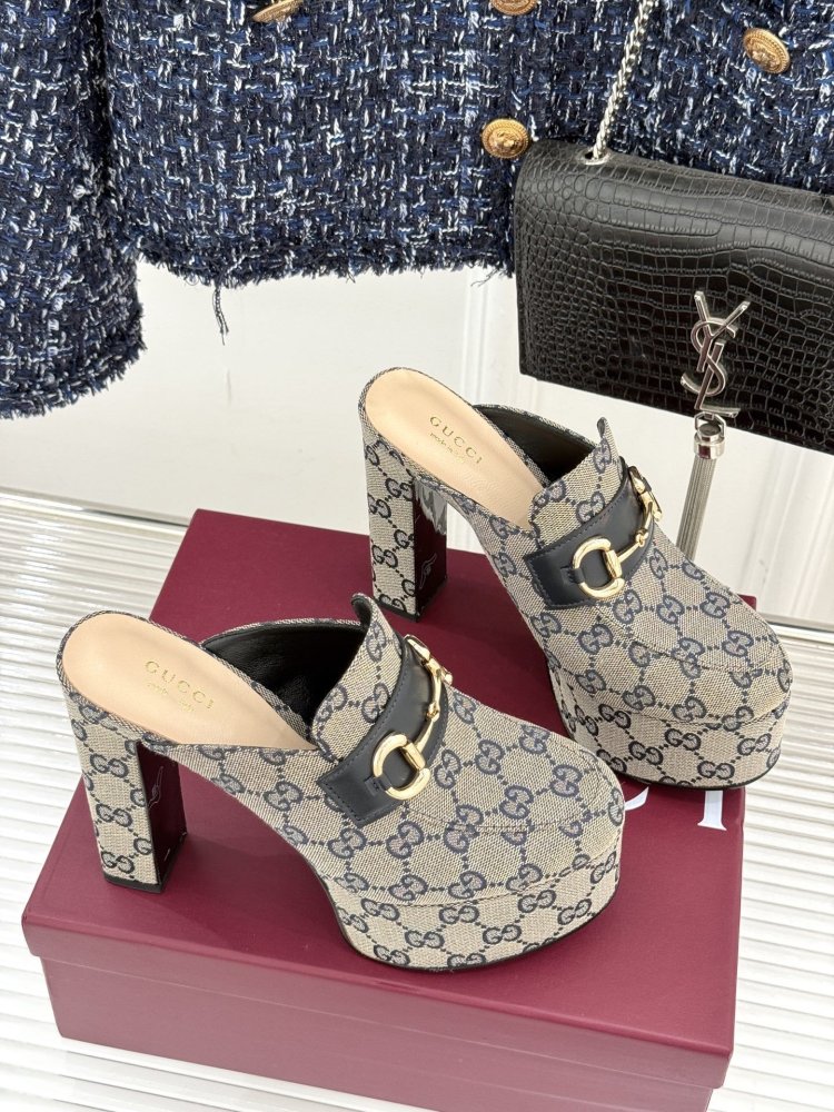 Босоножки на платформе и высоком каблуке фото 3