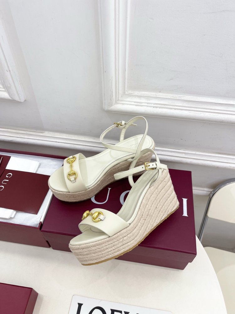 Sandals on platform and high heel фото 3