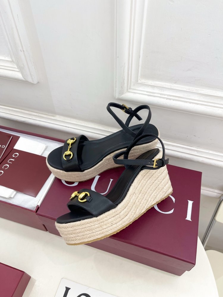 Sandals on platform and high heel фото 3