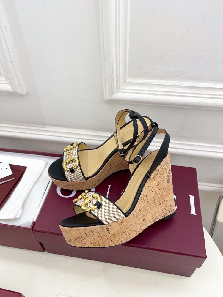 Sandals on platform and high heel фото 3