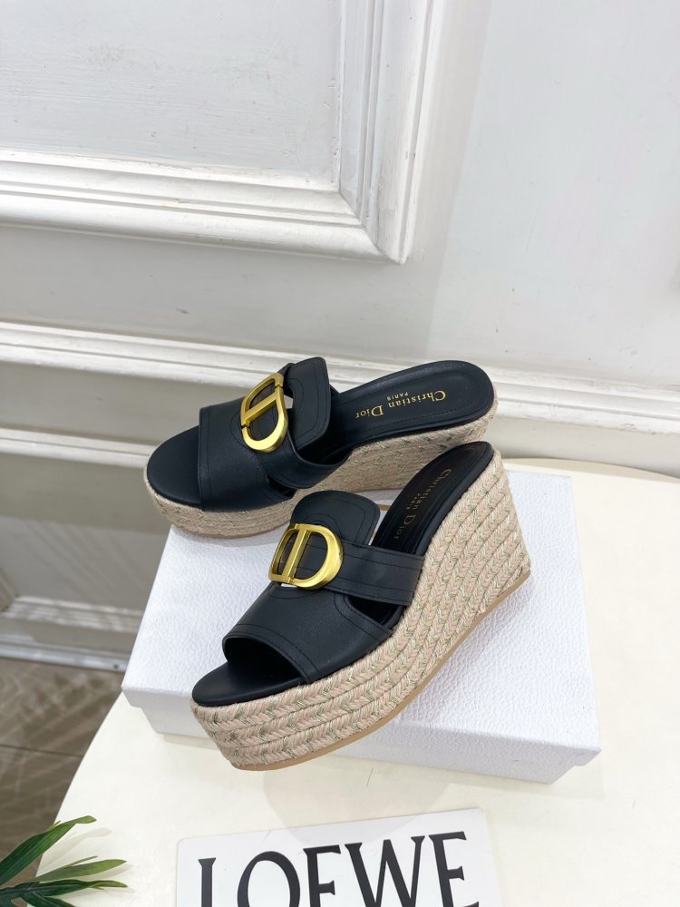 Босоножки на платформе и высоком каблуке фото 3