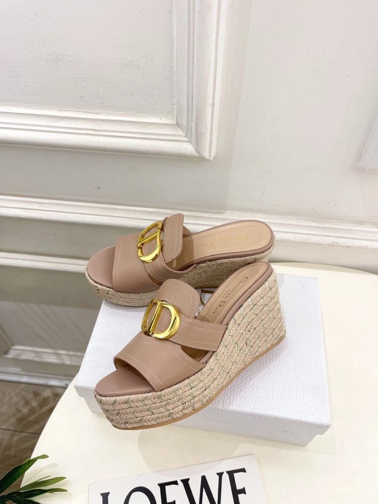 Босоножки на платформе и высоком каблуке фото 3