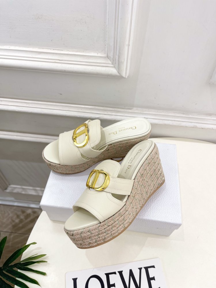 Босоножки на платформе и высоком каблуке фото 3