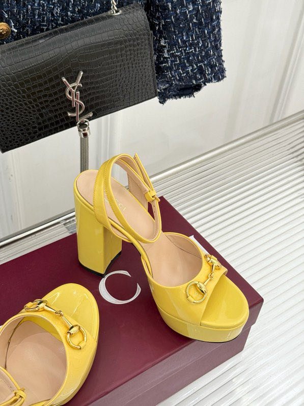 Босоніжки на платформі і високому підборах фото 3