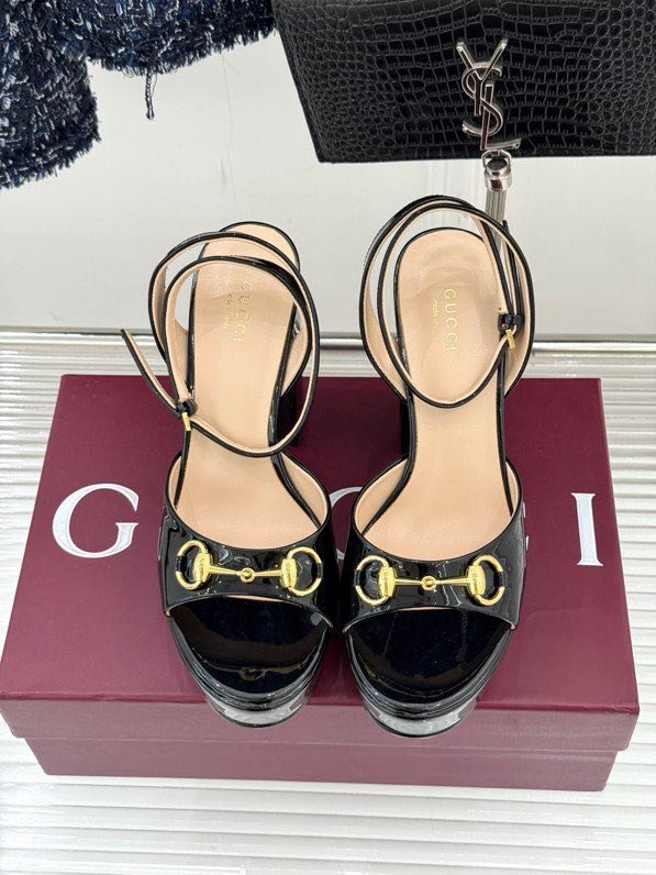 Босоніжки на платформі і високому підборах фото 3