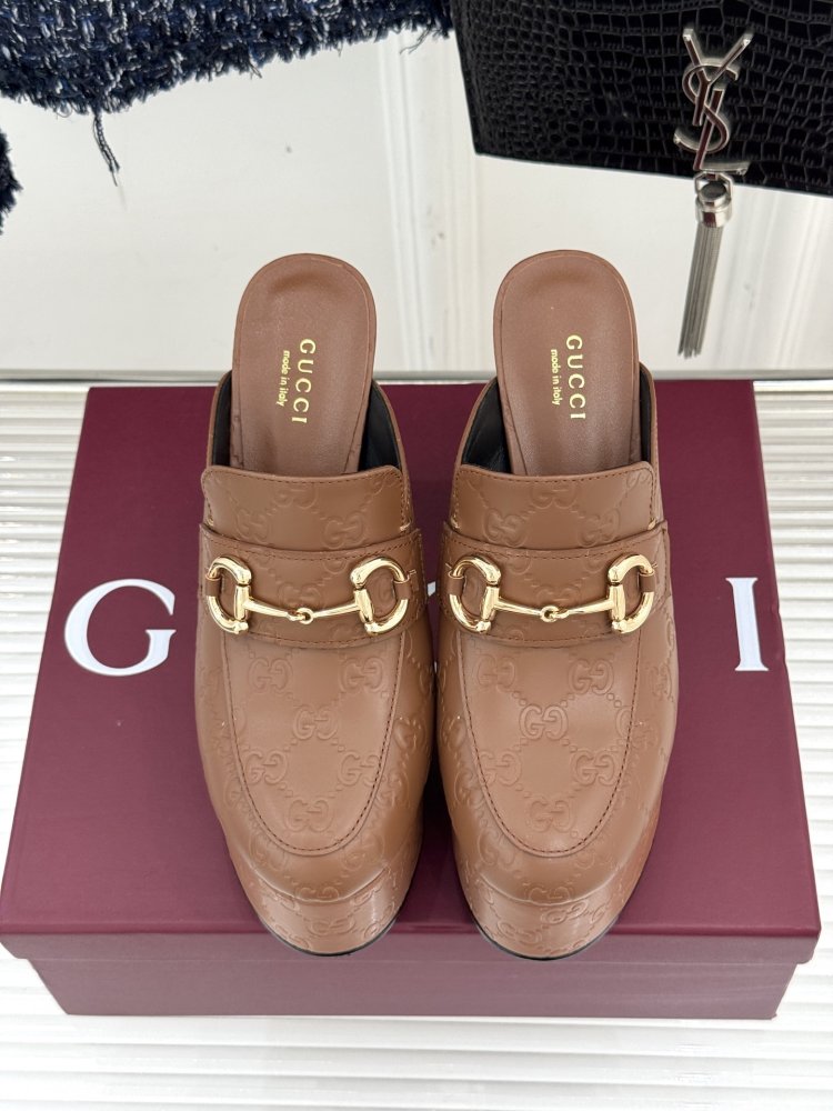 Босоножки на платформе и высоком каблуке фото 4