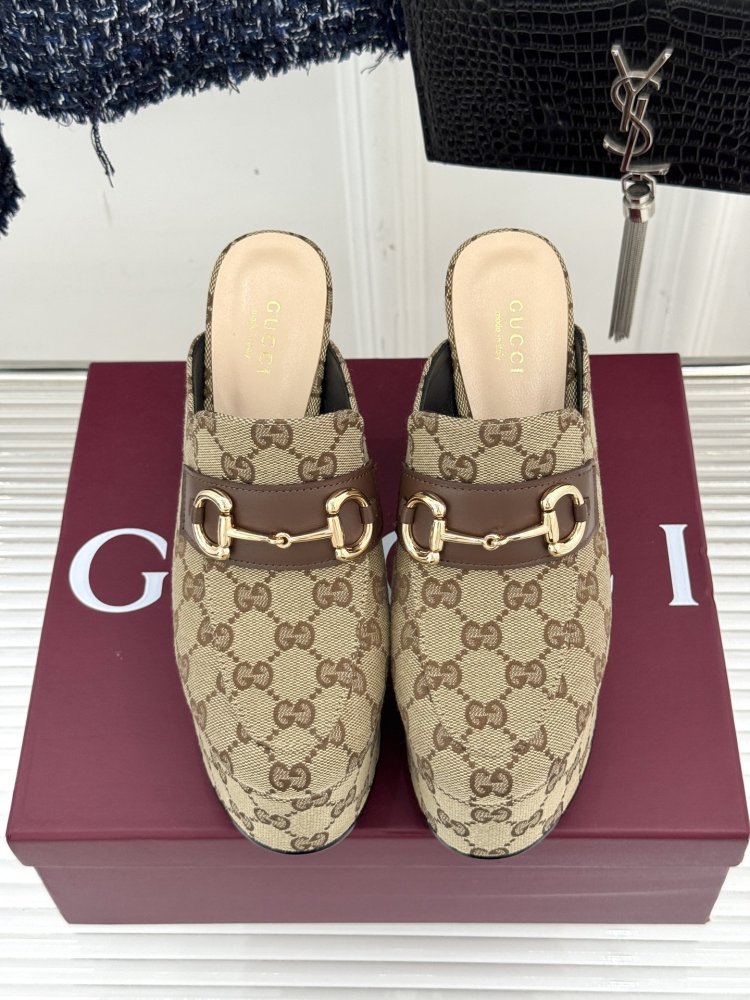 Босоножки на платформе и высоком каблуке фото 4