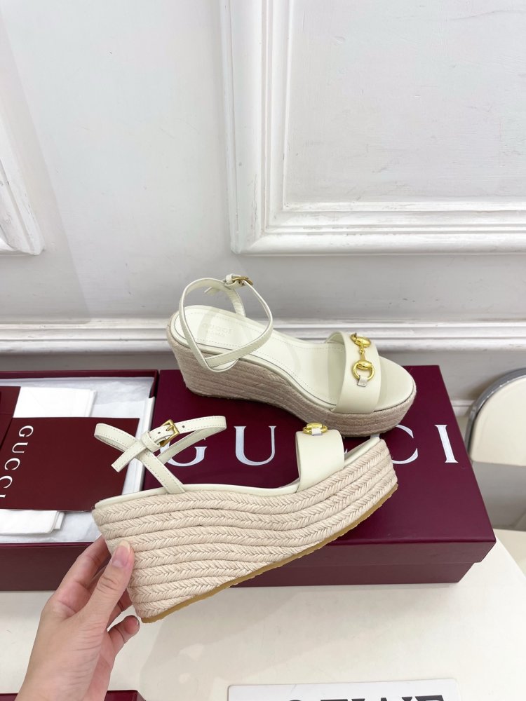 Sandals on platform and high heel фото 4