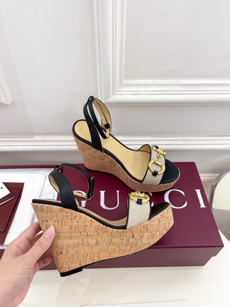 Sandals on platform and high heel фото 4