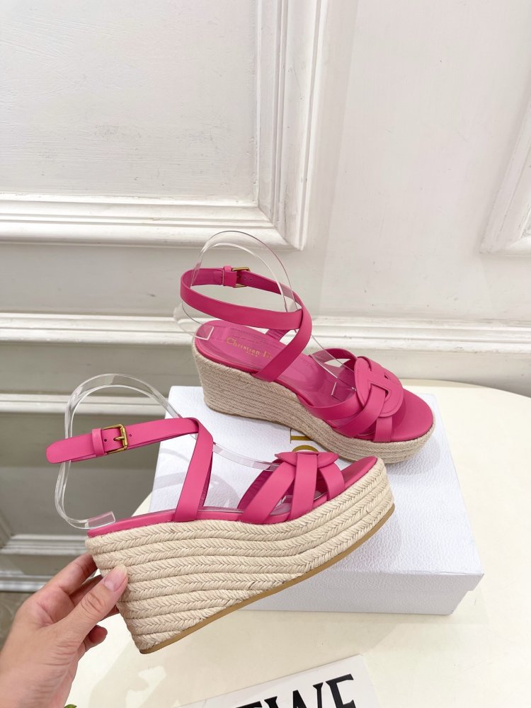 Босоножки на платформе и высоком каблуке фото 4