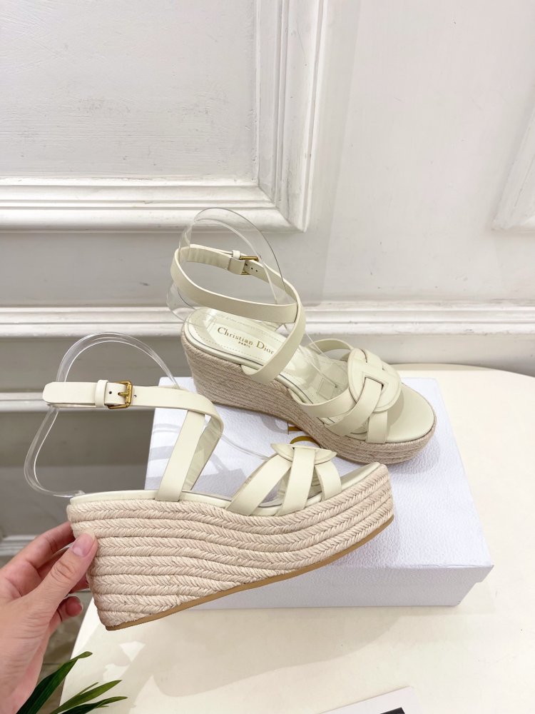 Босоножки на платформе и высоком каблуке фото 4