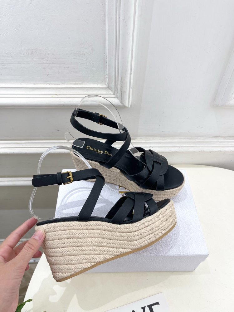 Босоножки на платформе и высоком каблуке фото 4