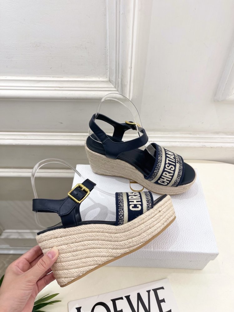 Босоножки на платформе и высоком каблуке фото 4