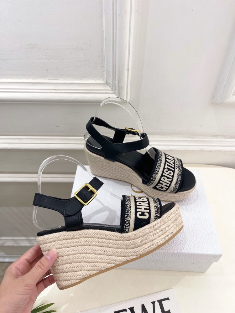 Босоножки на платформе и высоком каблуке фото 4