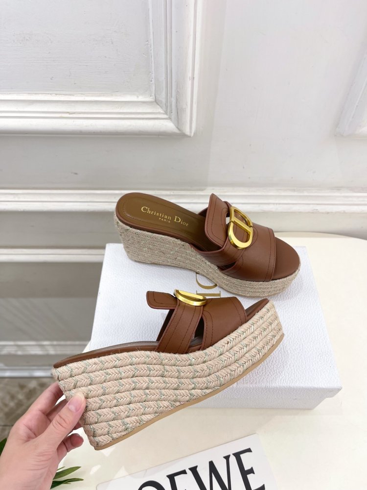 Босоножки на платформе и высоком каблуке фото 4