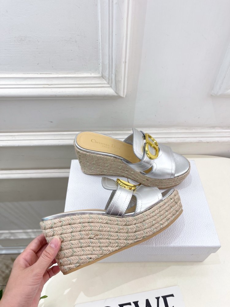 Босоножки на платформе и высоком каблуке фото 4