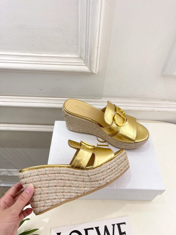 Босоножки на платформе и высоком каблуке фото 4