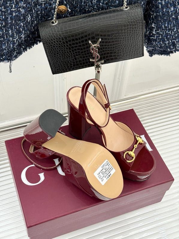 Босоніжки на платформі і високому підборах фото 4