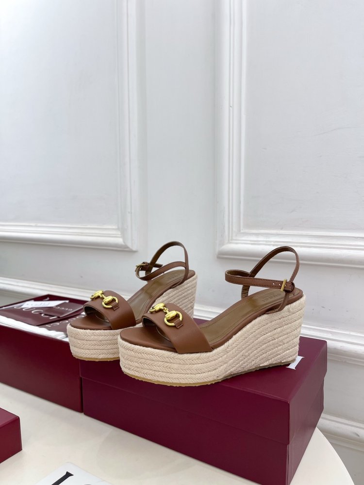 Sandals on platform and high heel фото 5