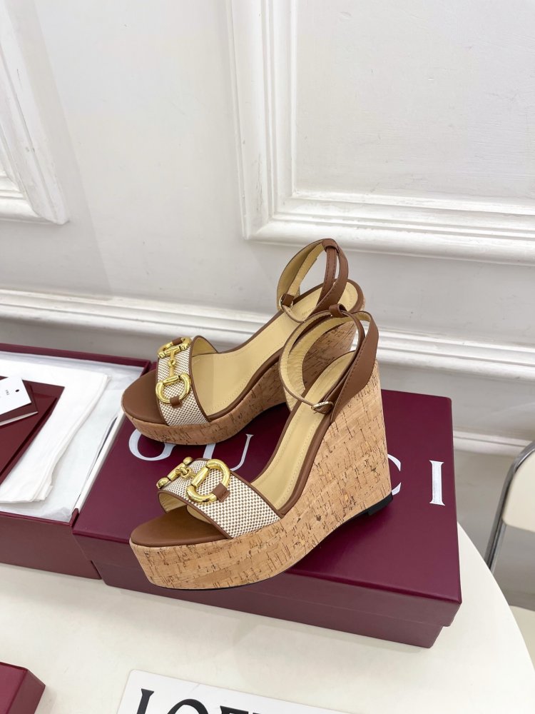 Sandals on platform and high heel фото 5