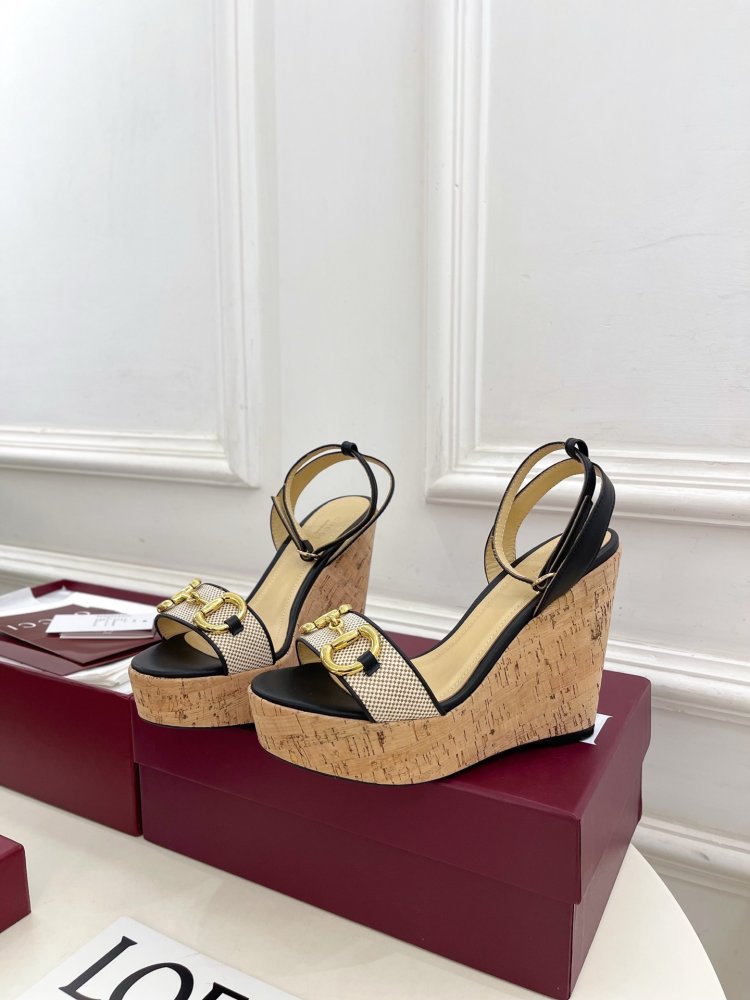 Sandals on platform and high heel фото 5