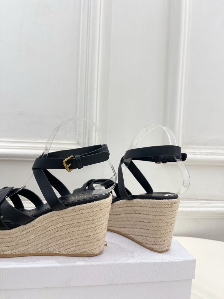 Босоножки на платформе и высоком каблуке фото 5