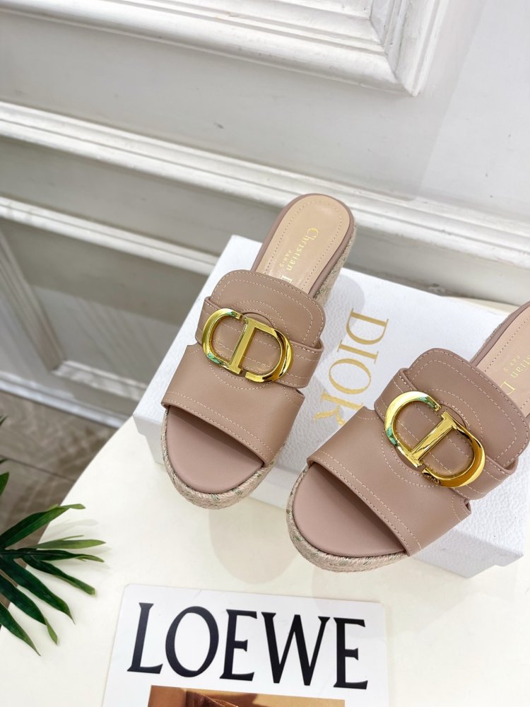 Босоножки на платформе и высоком каблуке фото 5