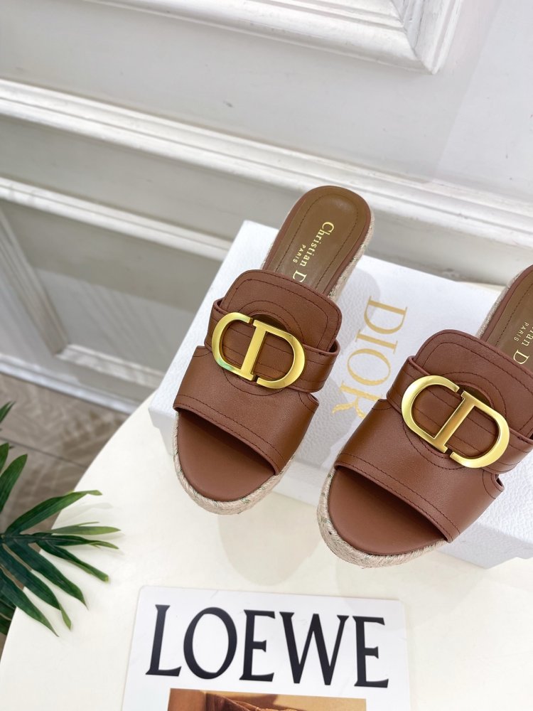 Босоножки на платформе и высоком каблуке фото 5