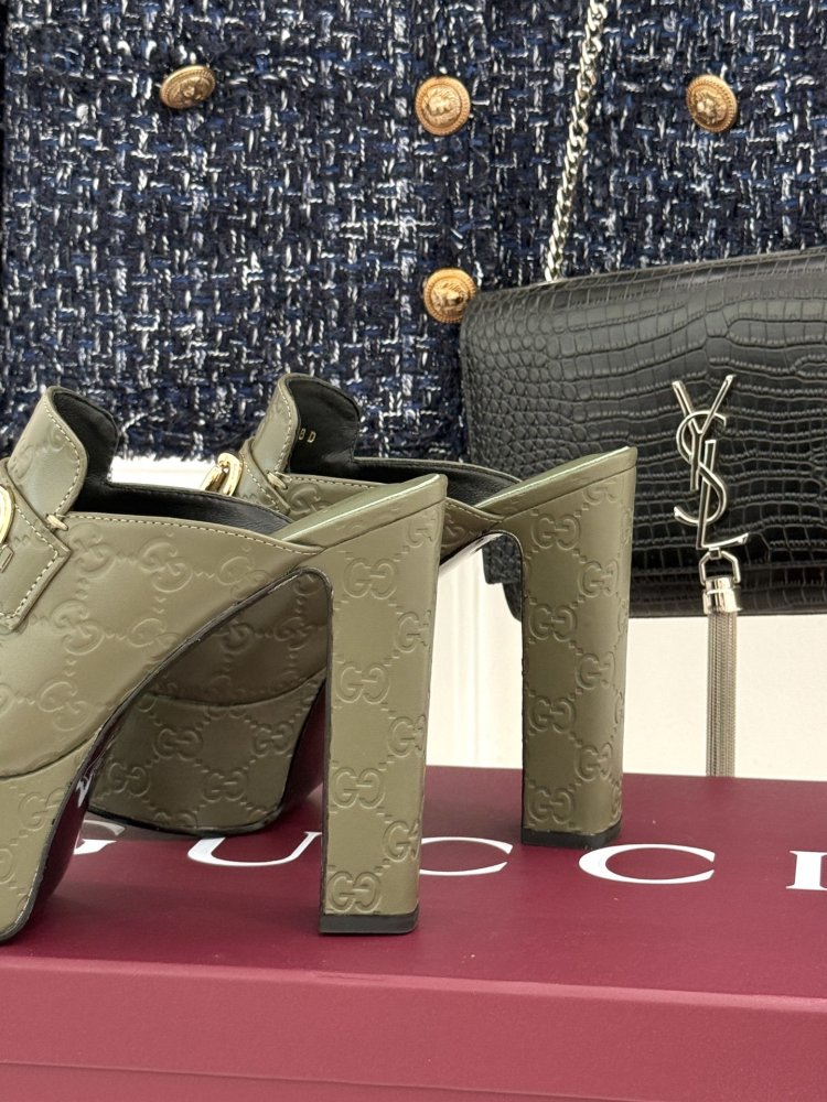 Босоножки на платформе и высоком каблуке фото 6