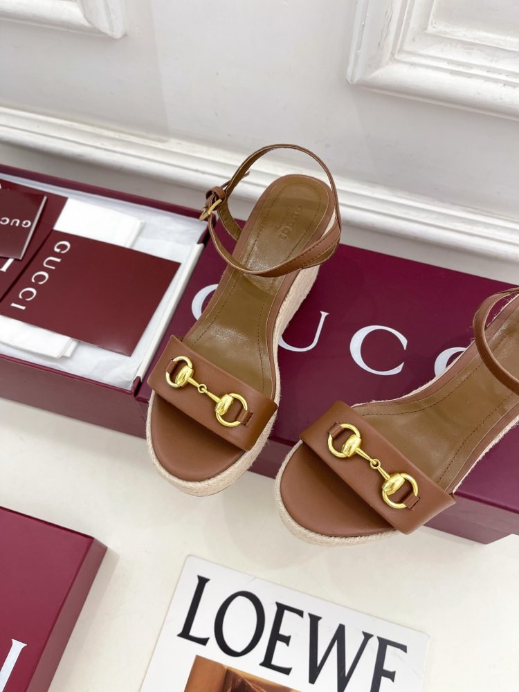 Sandals on platform and high heel фото 6