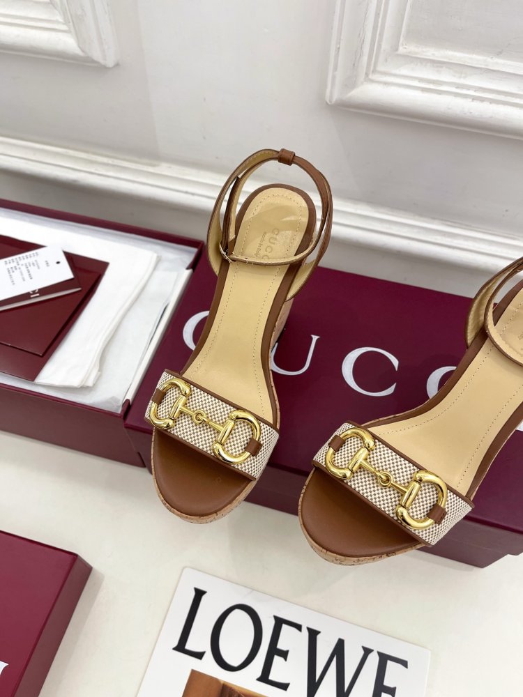 Sandals on platform and high heel фото 6