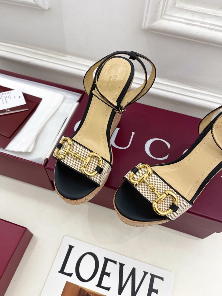 Sandals on platform and high heel фото 6