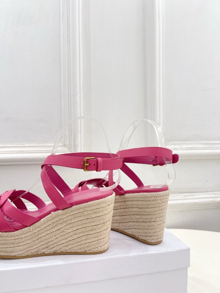 Босоножки на платформе и высоком каблуке фото 6