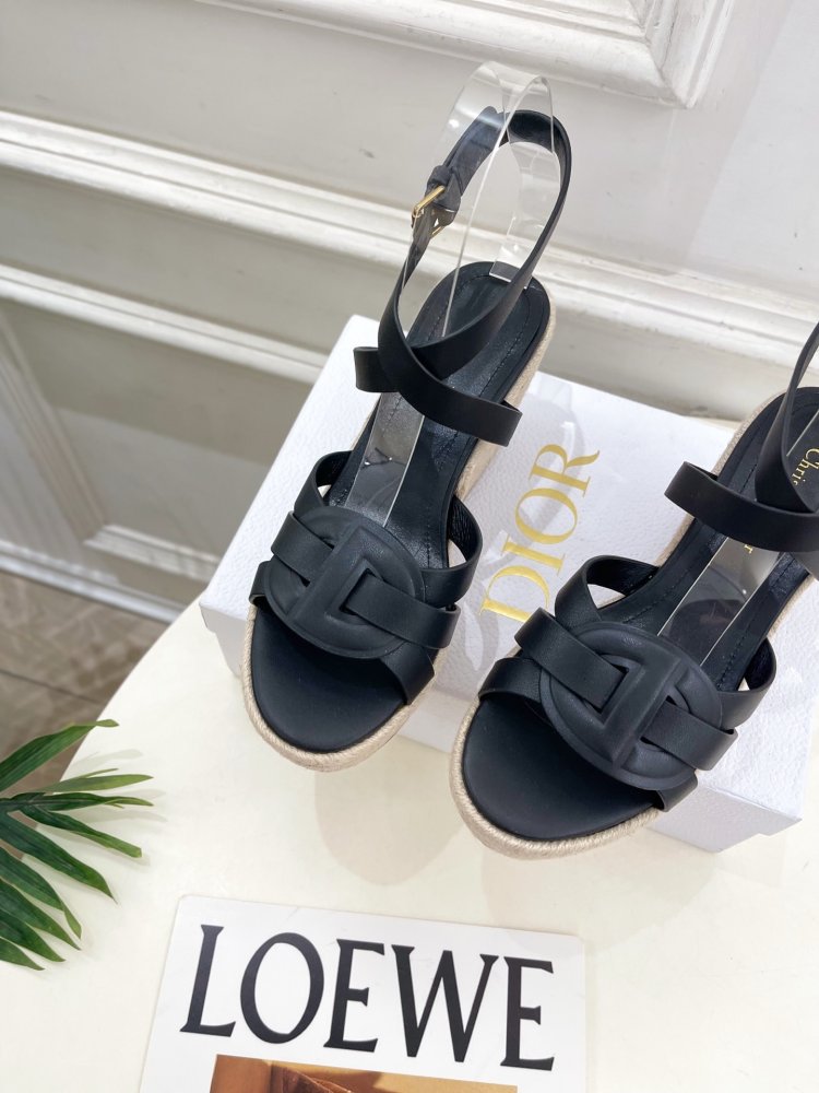 Босоножки на платформе и высоком каблуке фото 6