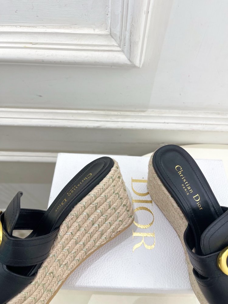 Босоножки на платформе и высоком каблуке фото 6