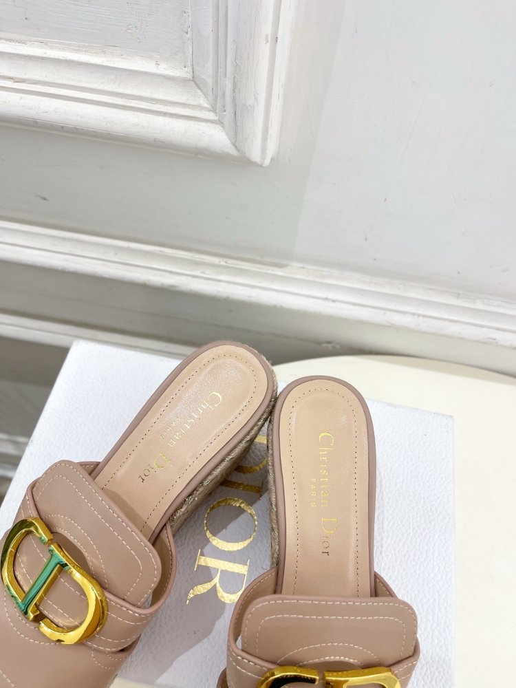 Босоножки на платформе и высоком каблуке фото 6