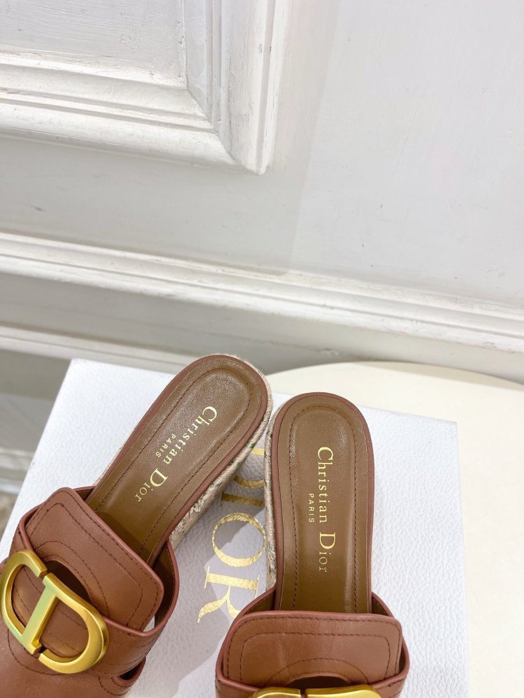 Босоножки на платформе и высоком каблуке фото 6