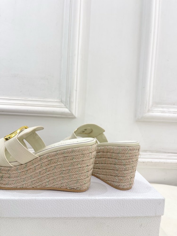 Босоножки на платформе и высоком каблуке фото 6