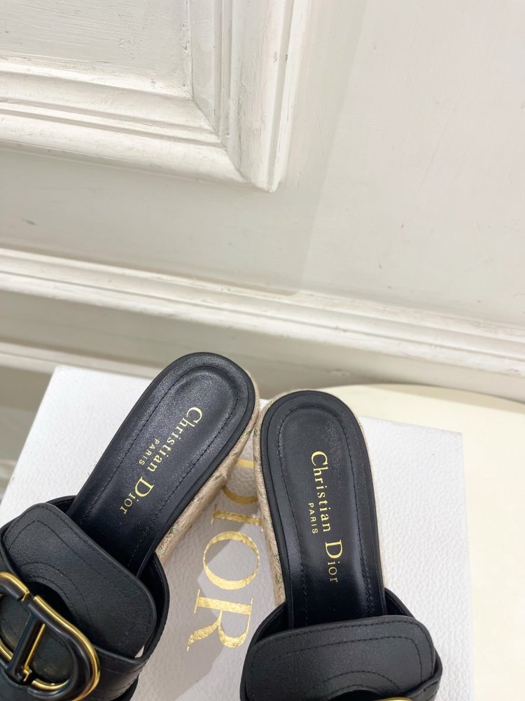 Босоножки на платформе и высоком каблуке фото 6