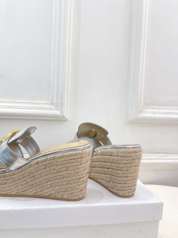 Босоножки на платформе и высоком каблуке фото 6