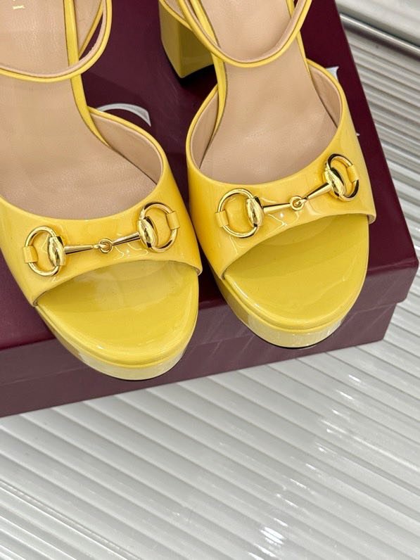 Босоніжки на платформі і високому підборах фото 6