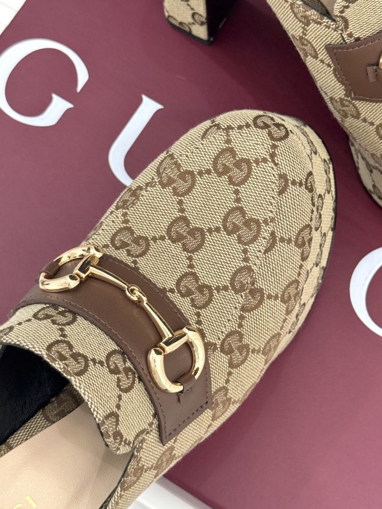 Босоножки на платформе и высоком каблуке фото 7