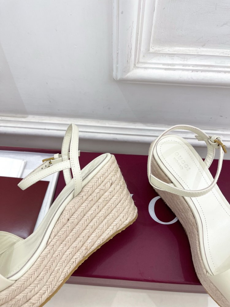 Sandals on platform and high heel фото 7