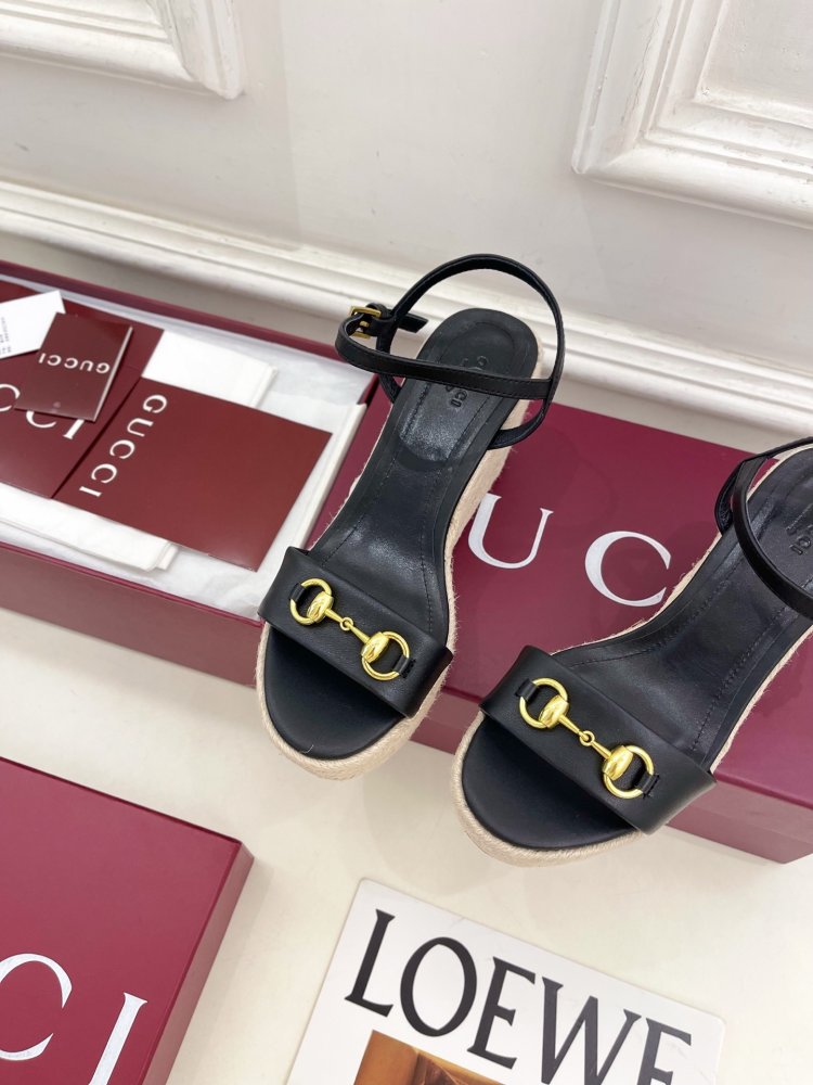 Sandals on platform and high heel фото 7