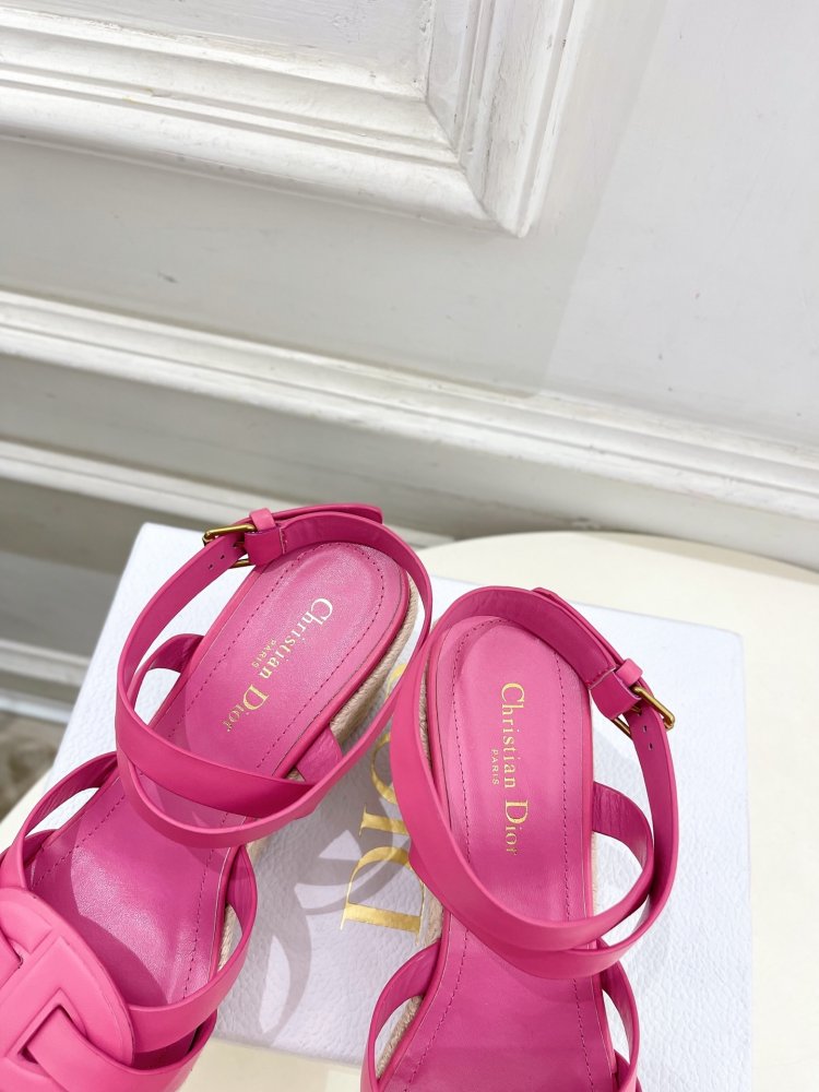 Босоножки на платформе и высоком каблуке фото 7