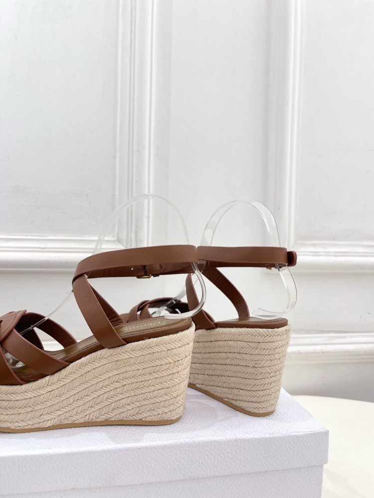 Босоножки на платформе и высоком каблуке фото 7