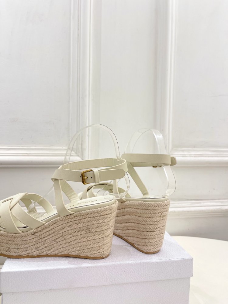 Босоножки на платформе и высоком каблуке фото 7