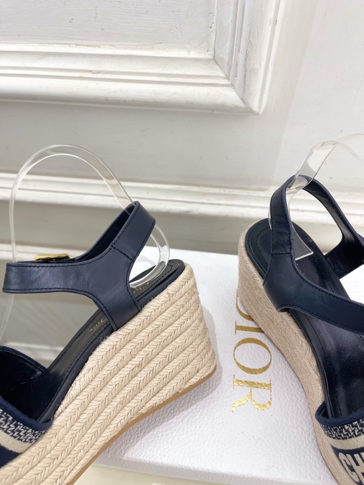 Босоножки на платформе и высоком каблуке фото 7